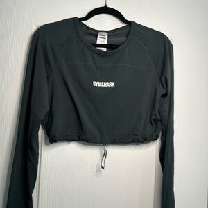 Dark green cropped long sleeve/ gym shark.